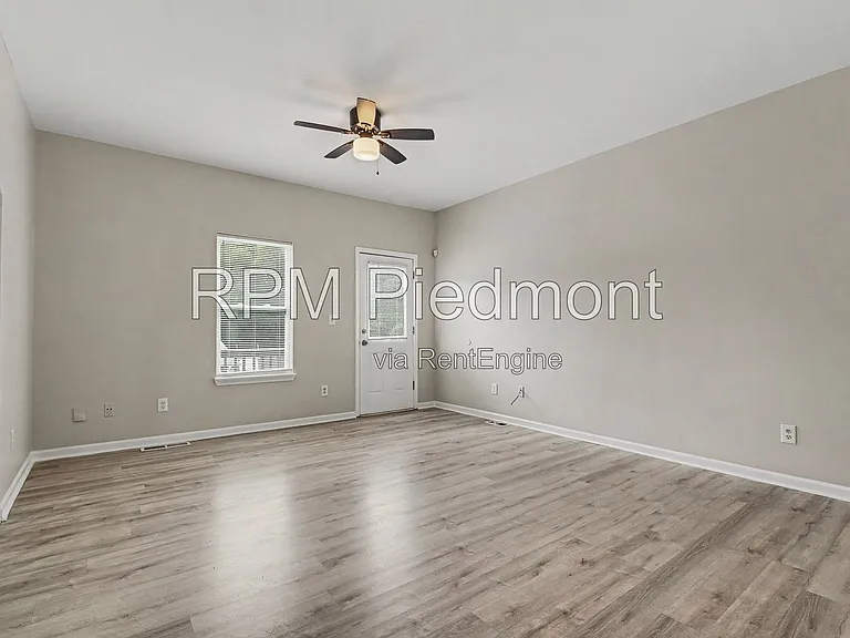 753 Prince Pl NW — Photo 7
