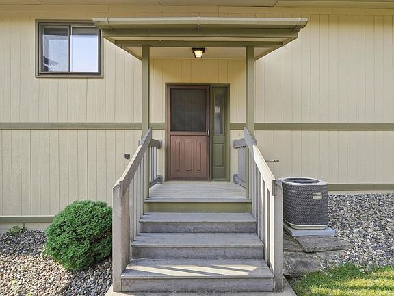 5th image of 4233 Thornhill Ln