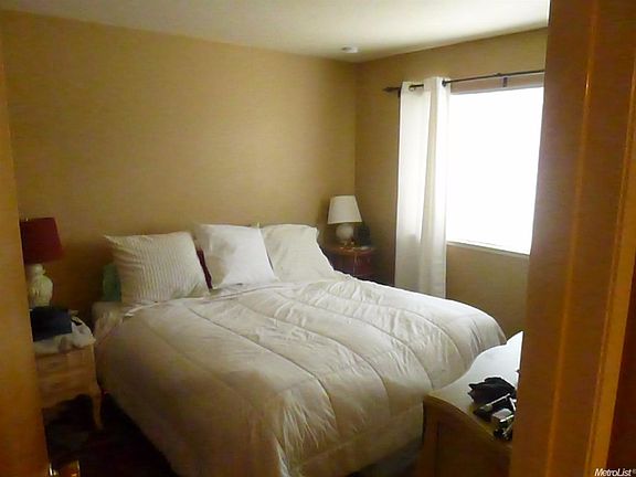 5th image of 318 Evelyn Ave