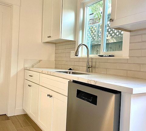 4th image of 1136 Diamond Ave APT B