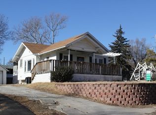 933 N 9th St, Atchison, KS 66002