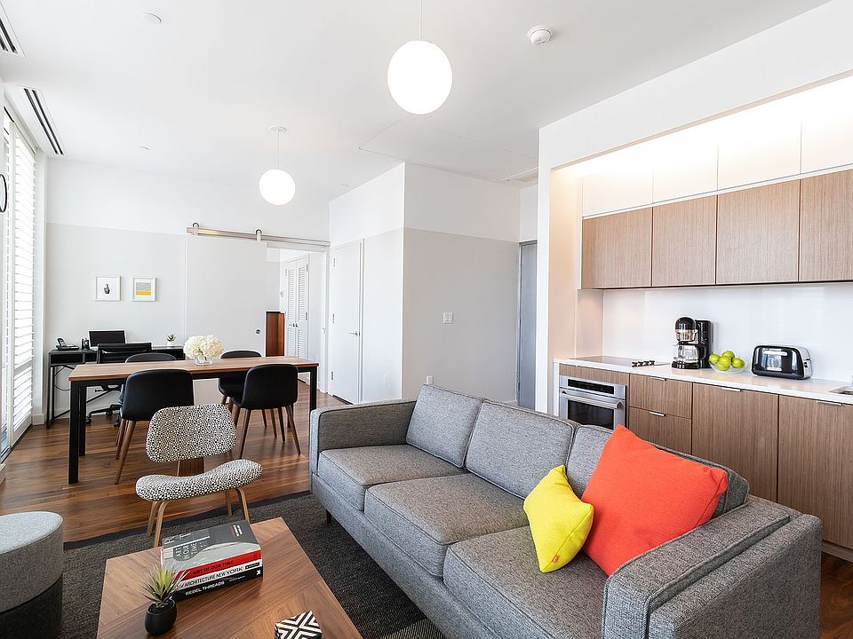 1st image of 400 W 42nd St #26J