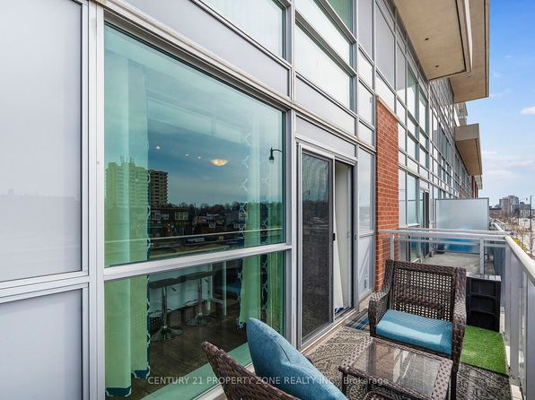 215 Queen St E #220, Brampton, ON L6W 0A9