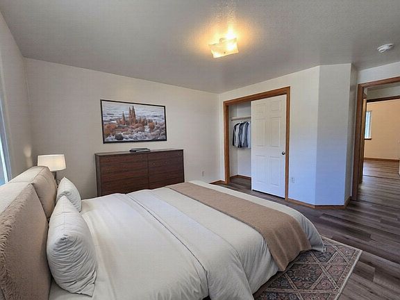 4th image of 394 Maylea Pl