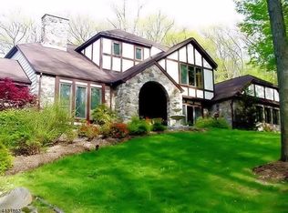 8 Kari Ln, Sparta, NJ 07871