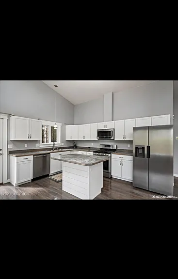 2906 N Castle Dr — Photo 4