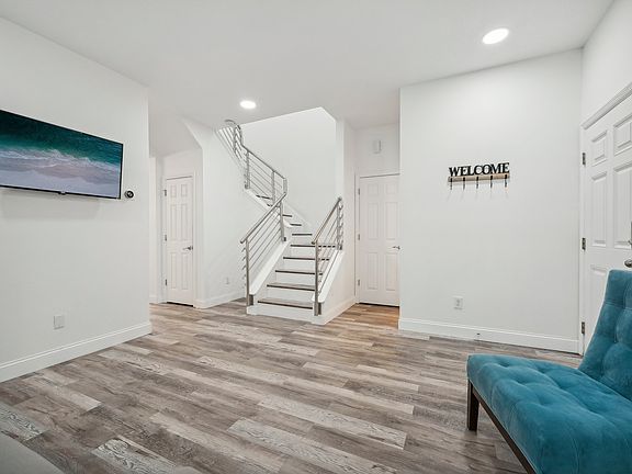 4th image of 8871 Newmarket Dr