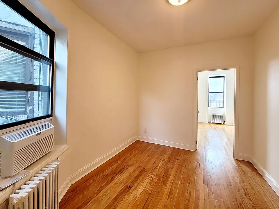 2nd image of 186 Norfolk St APT 6E