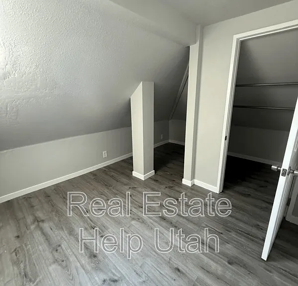 365 S Elizabeth St #5 — Photo 2