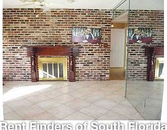 4th image of 381 NE 43rd St