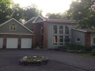 5048 Old Goodrich Rd, Clarence, NY 14031