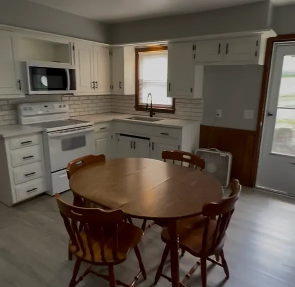 200 N Home Ave — Photo 5