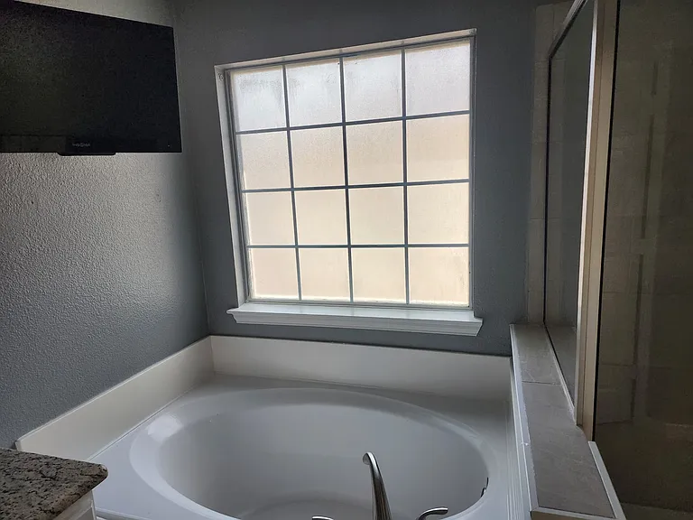 9805 Cliffside Dr — Photo 38