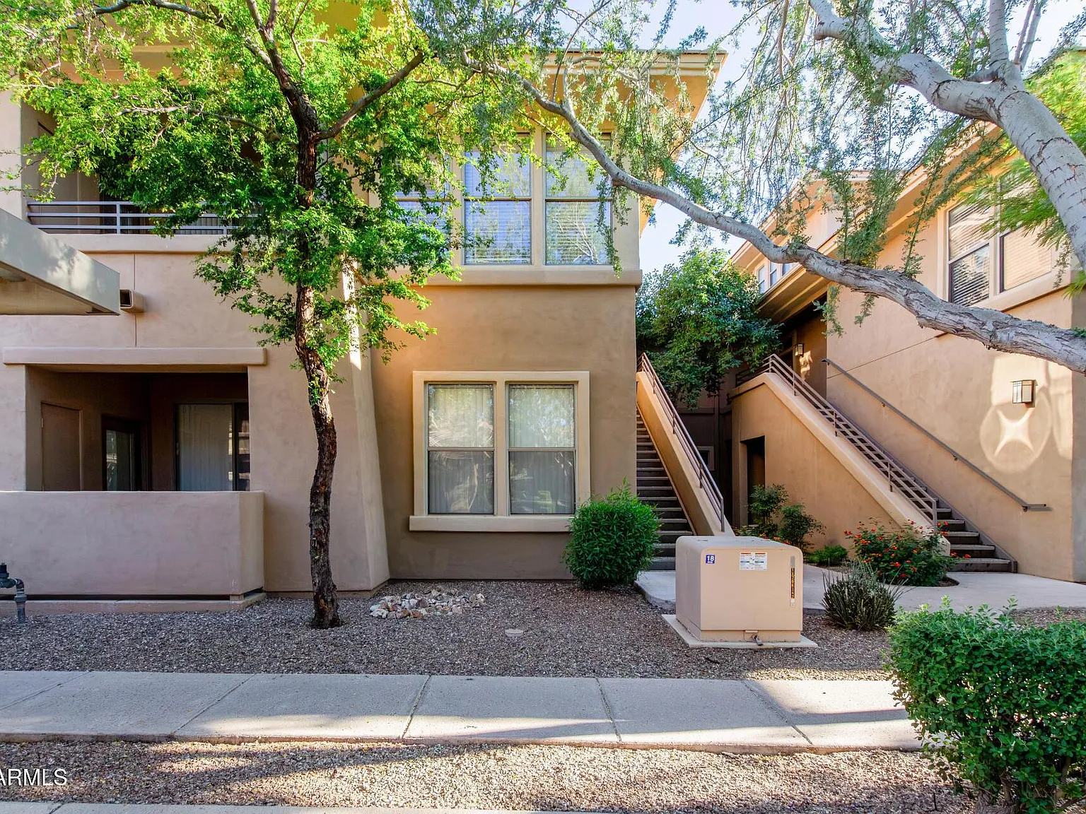 1 bed, 1.0 bath, 798 sqft, $1,850 — Photo 2