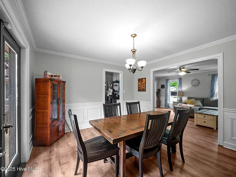 939 Eton Dr — Photo 26