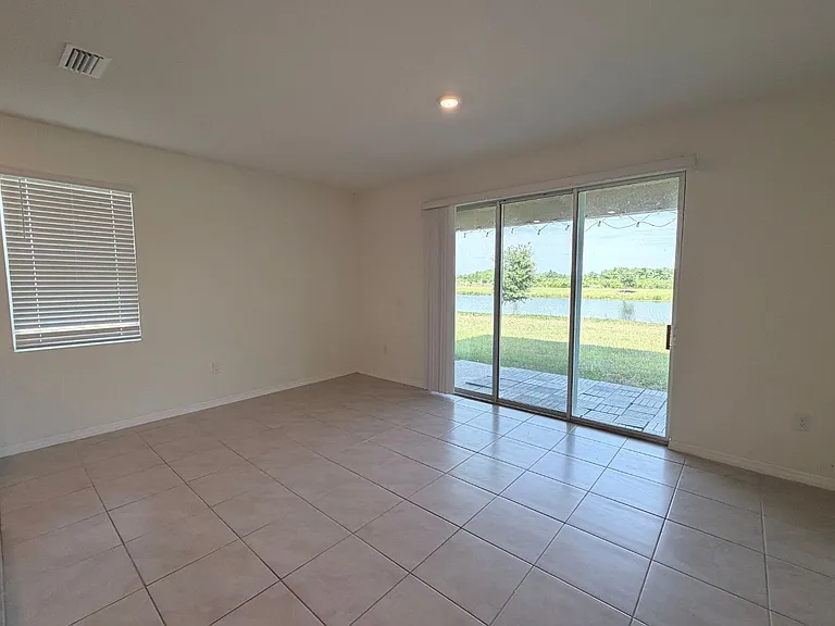 1470 Isleta Loop — Photo 5