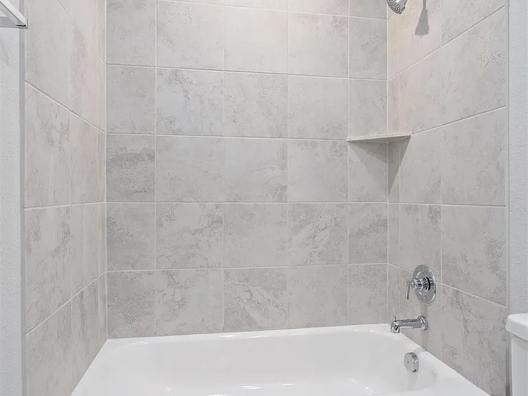 209 Golden Plains Pkwy — Photo 12
