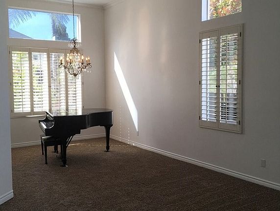 4th image of 2750 Monserat Cir