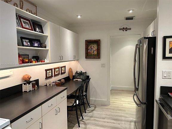 5th image of 251 Crandon Blvd APT 125