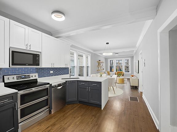 4th image of 511 E 89th Pl