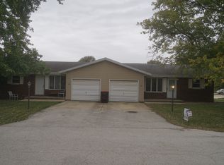 104 1/2 N Hilton Dr, Heyworth, IL 61745