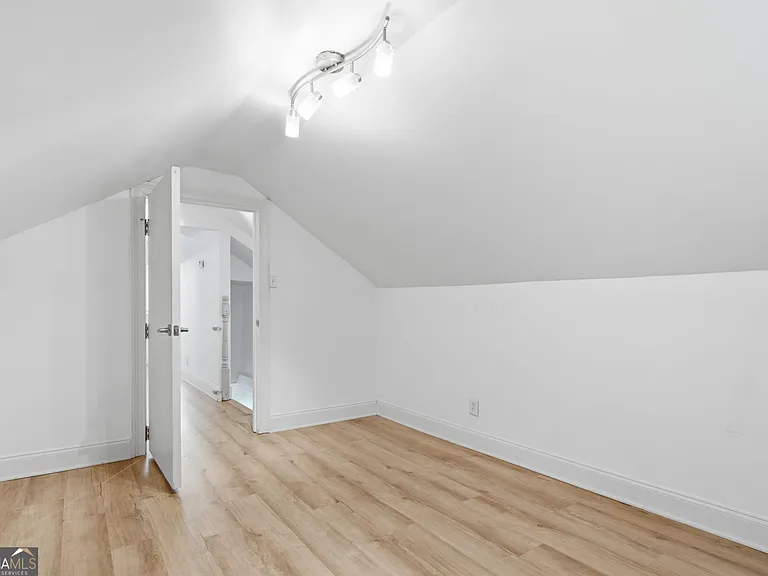 1669 Emerald Ave SW — Photo 21