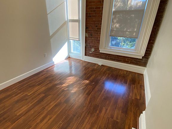 5th image of 206 W Broad St