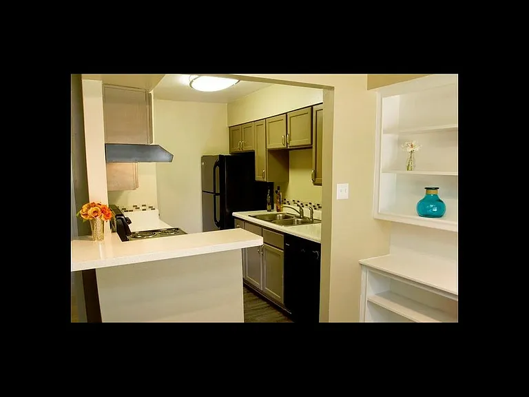 4712 Gaston Ave — Photo 9