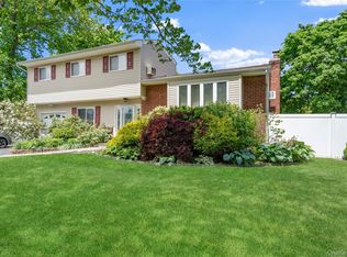 107 Clinton Ave, Port Jefferson Station, NY 11776