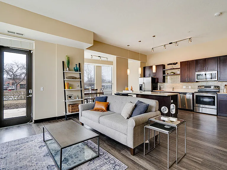 One Southdale Place — Photo 1