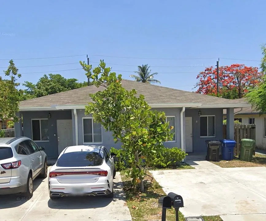 1126 NW 8th Ave