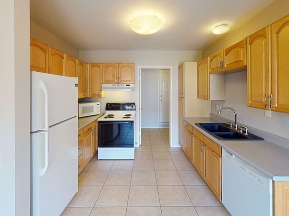 4th image of 1734 N Rainwood Cir APT C