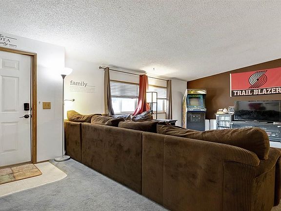 5th image of 3838 Willamette Ave SE