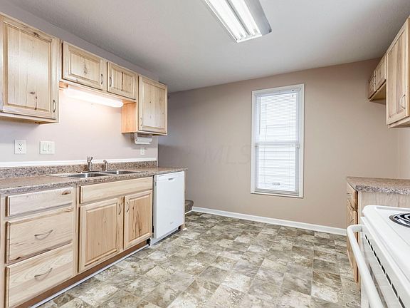 5th image of 179 S Williams St