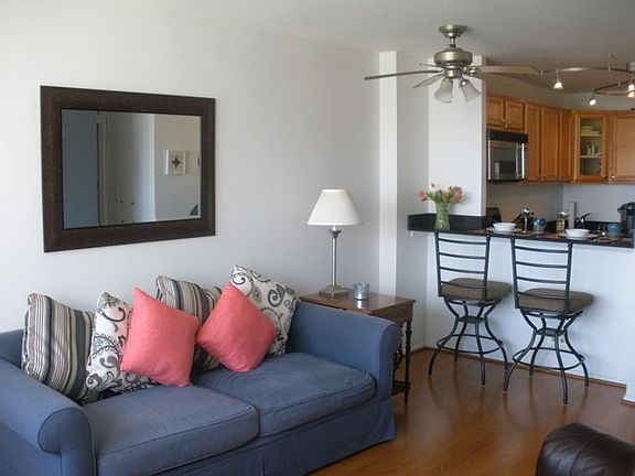3rd image of 88 W Schiller St #10
