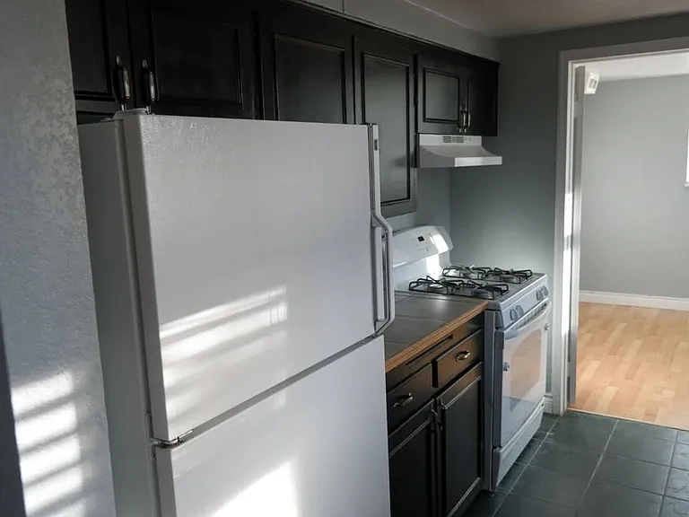 2110 King St — Photo 6