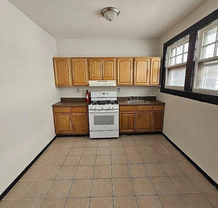 1st image of 882 S 20th St #A1