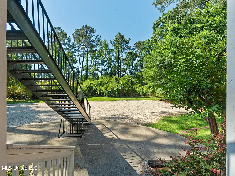 720 Broad St #1 — Photo 4