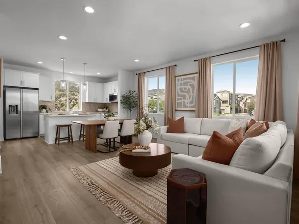 7609 Quest Ln, Santee, CA 92071