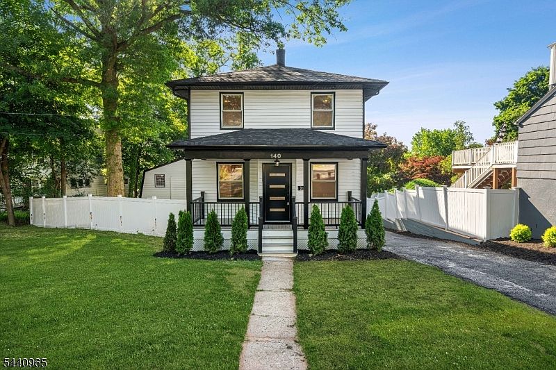 1st image of 140 Walker Rd