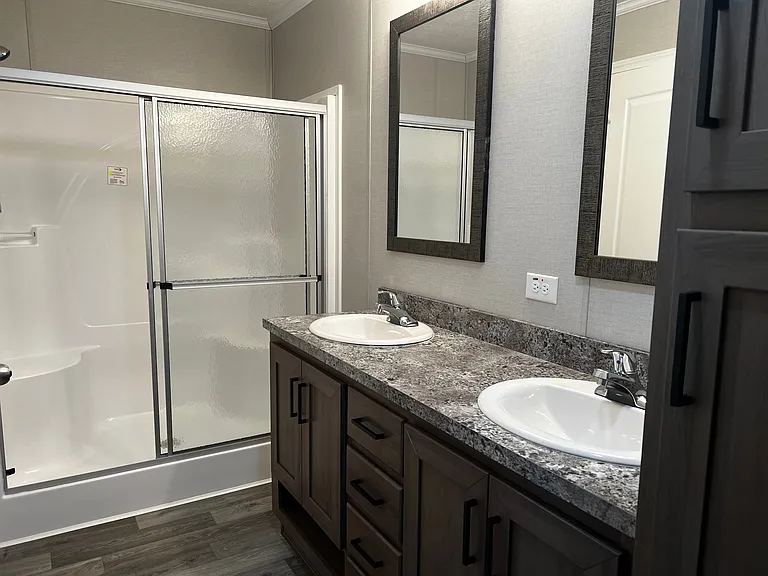 Westbridge Manor — Photo 64