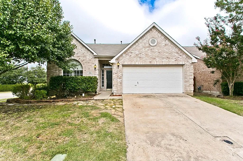 3 bed, 2312 sqft, $2,650 — Photo 1