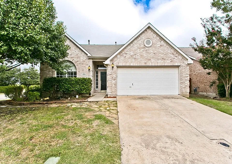 3360 Woodberry Ln