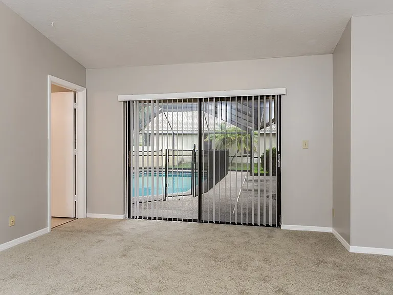 8623 NW 47th Dr — Photo 10