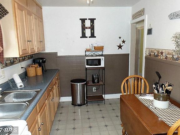 5th image of 14 Howard Ave