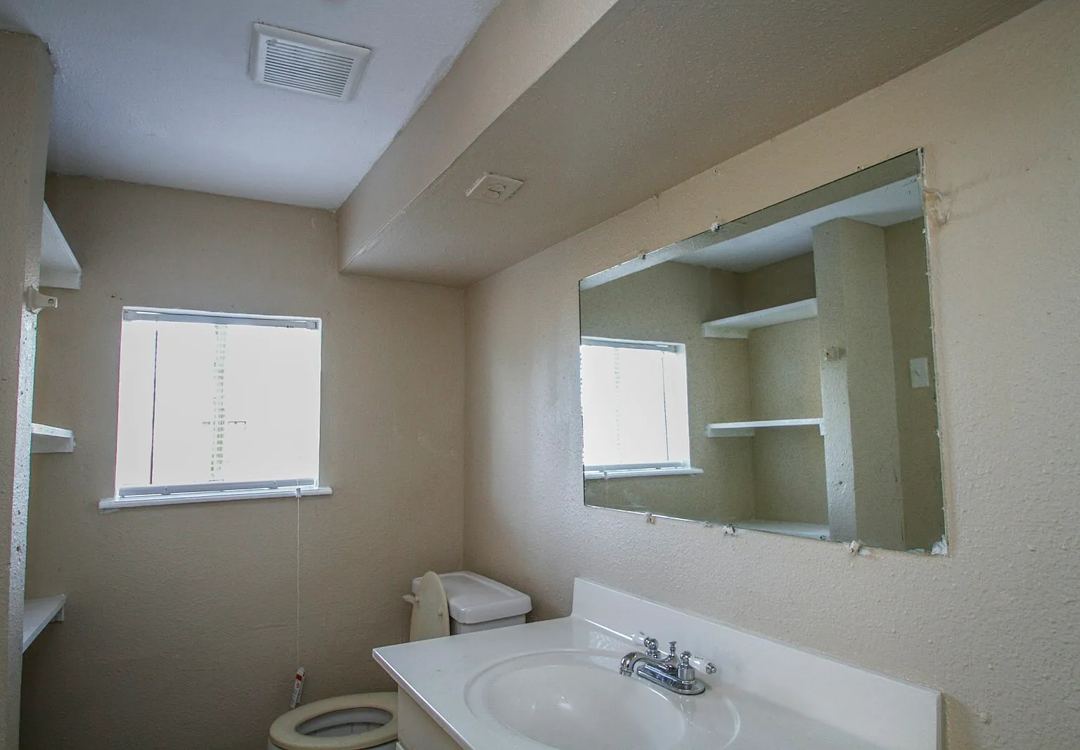 924 Saint James Street, Unit #3 — Photo 4