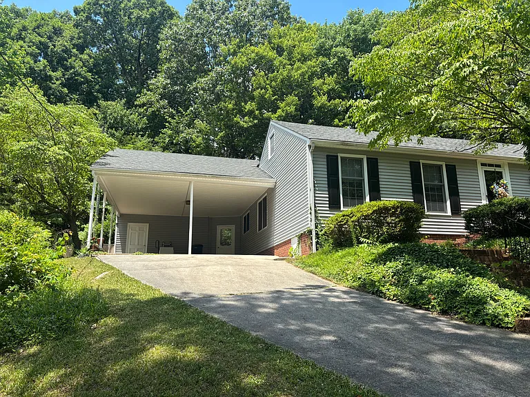 716 Shannon Rd — Photo 1