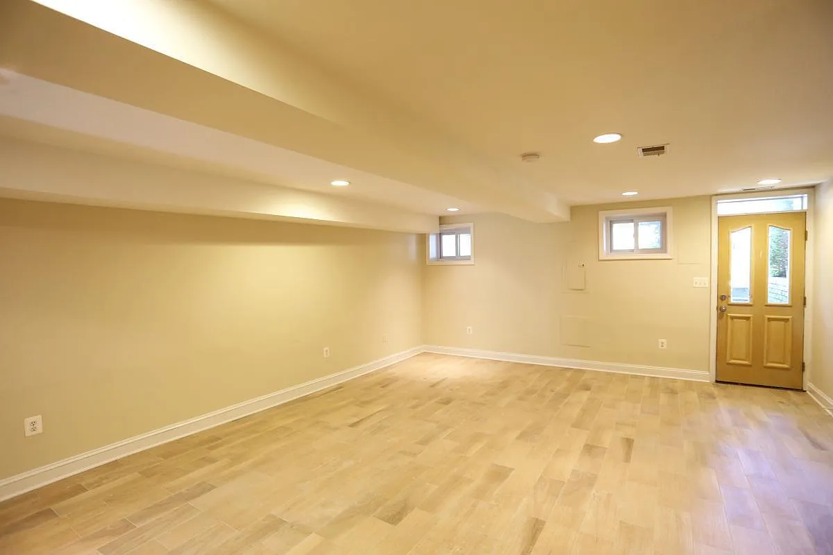 1 bed, 1.5 bath, 756 sqft, $1,800 — Photo 2