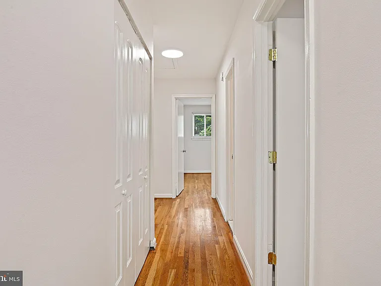 8701 Parliament Dr — Photo 21