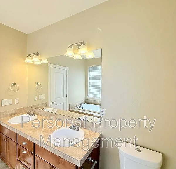 14317 NE 40th Cir — Photo 21